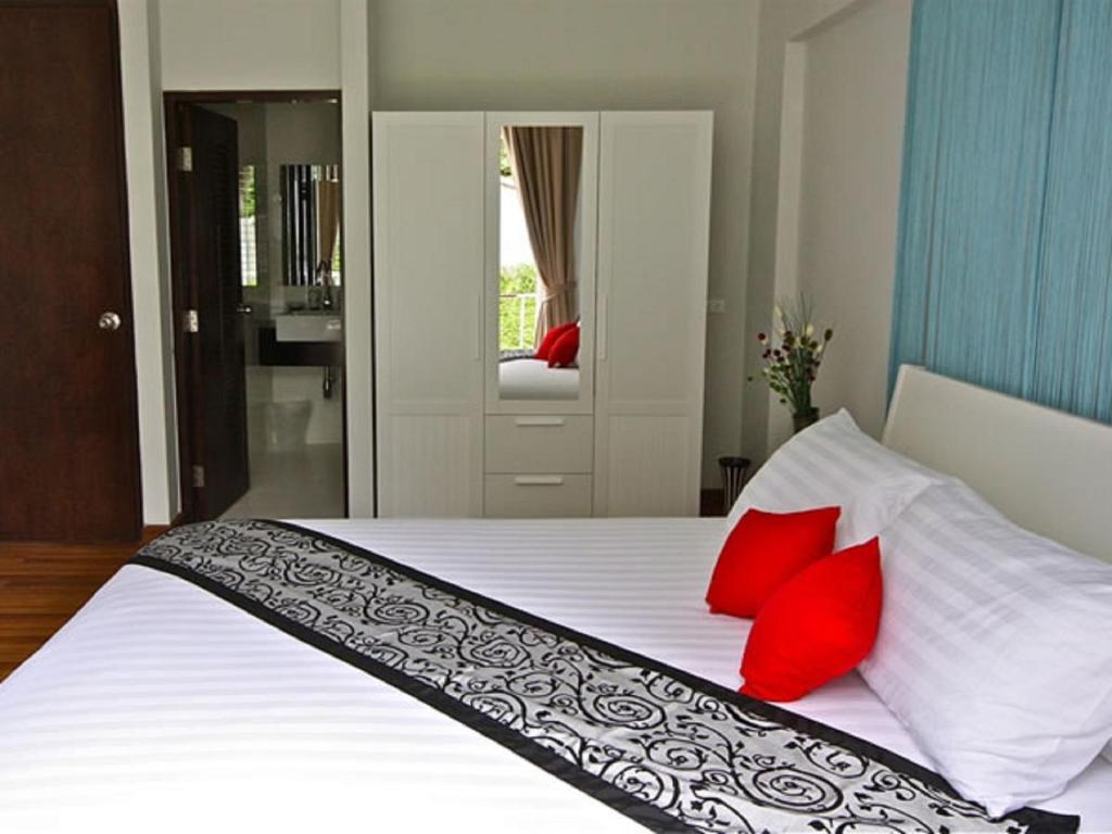 Villareal Heights Phuket Rum bild